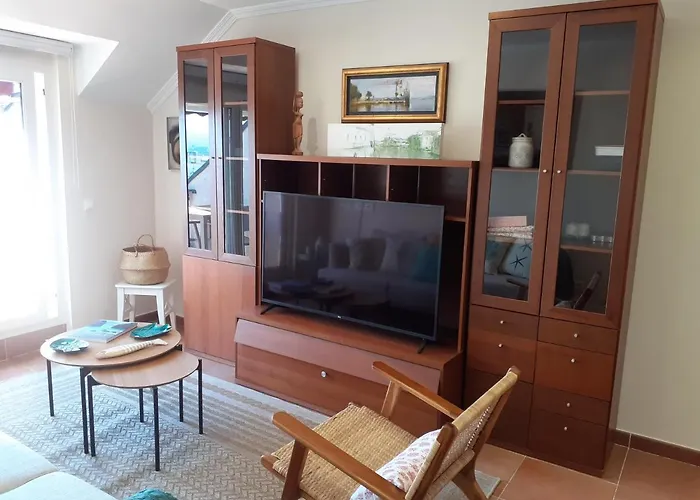 Atico Con Terraza Y Piscina Comunitaria